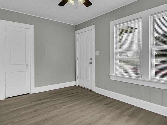 5th image of 301 B St NW