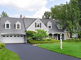 910 Shabona Ln, Wilmette, IL