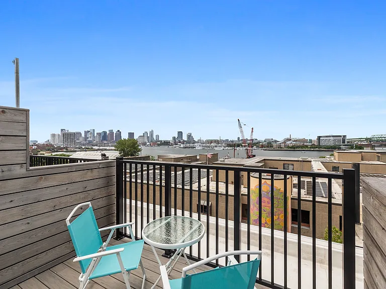 301 Border St #302 — Photo 36