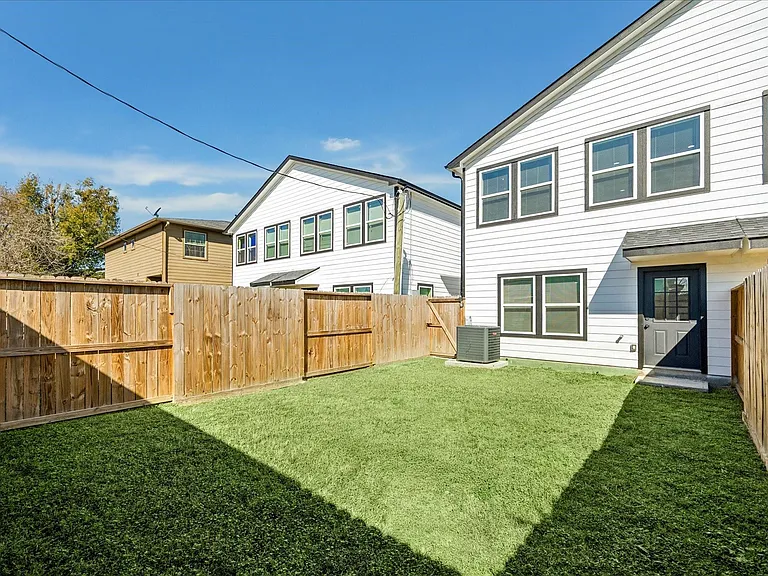 9913 Porto Rico Rd #B — Photo 34