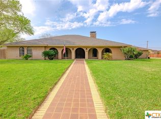 120 Nottingham Dr, Victoria, TX 77904