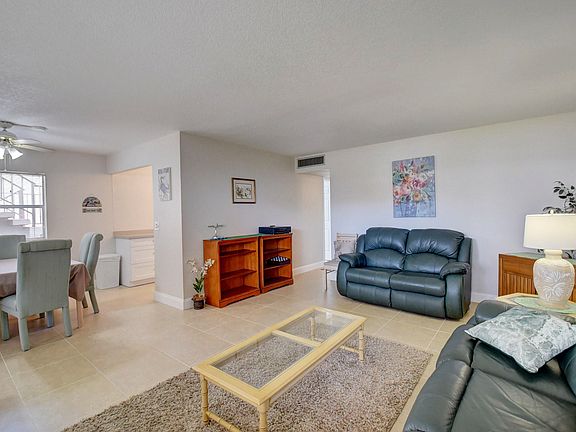 5th image of 296 Saxony Cir #G