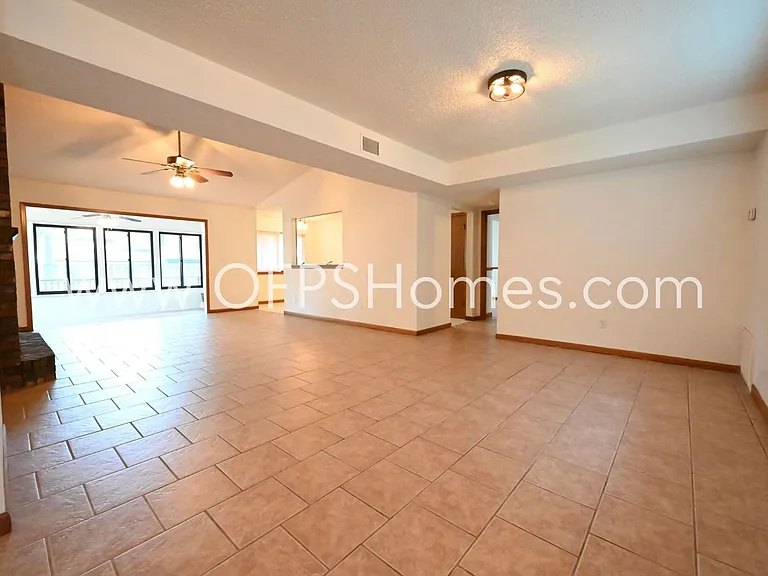 3934 Balsam Dr — Photo 16