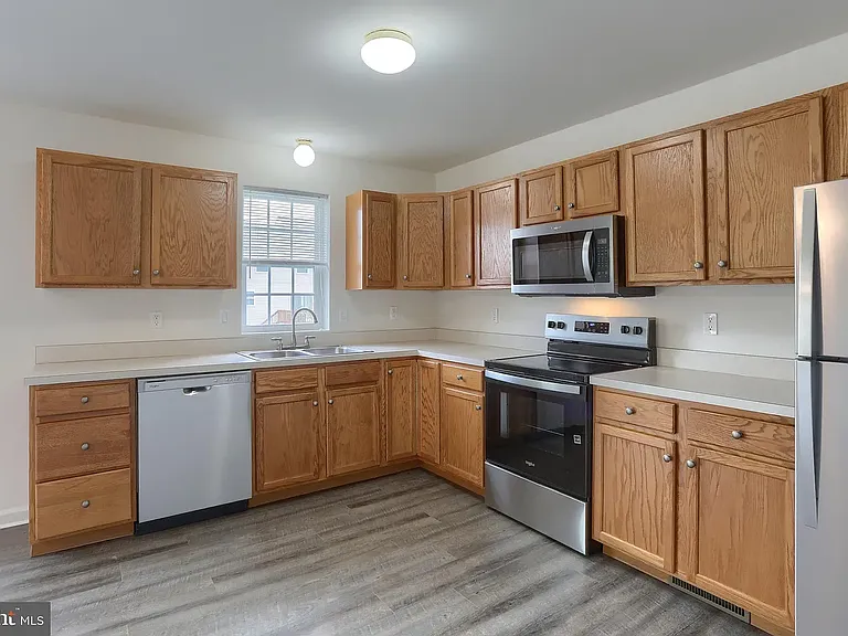 2120 Autumn Ct — Photo 7