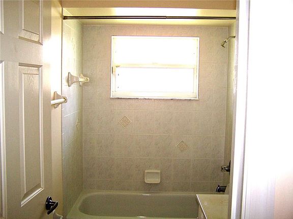 5th image of 143 35th Sq SW