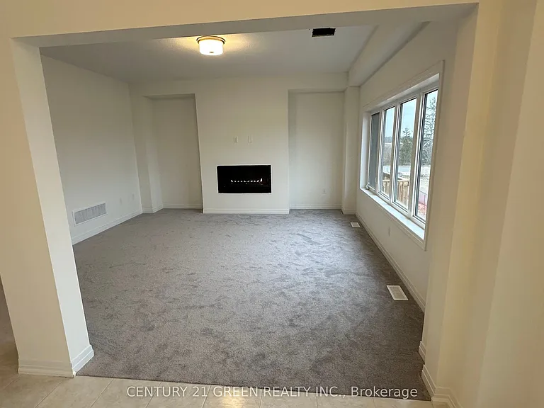 126 Hitchman St — Photo 9