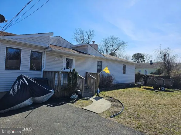 323 Ocean Ave, Beachwood, NJ 08722