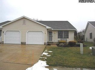 452 Spruce St, Barberton, OH 44203