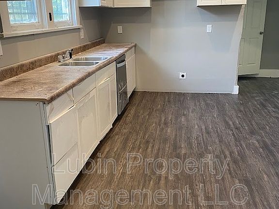3rd image of 704 Bethel Ave