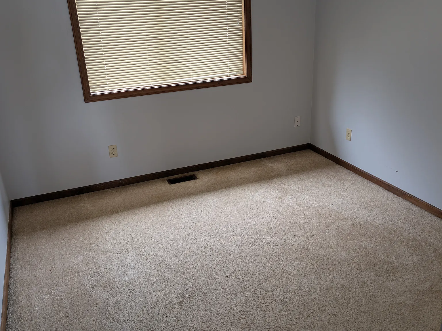 3 bed, 1.5 bath, 1625 sqft, $1,950 — Photo 3