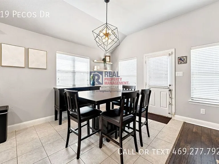 319 Pecos Dr — Photo 8