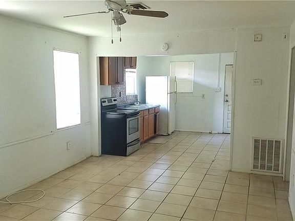 5th image of 5208 2nd St