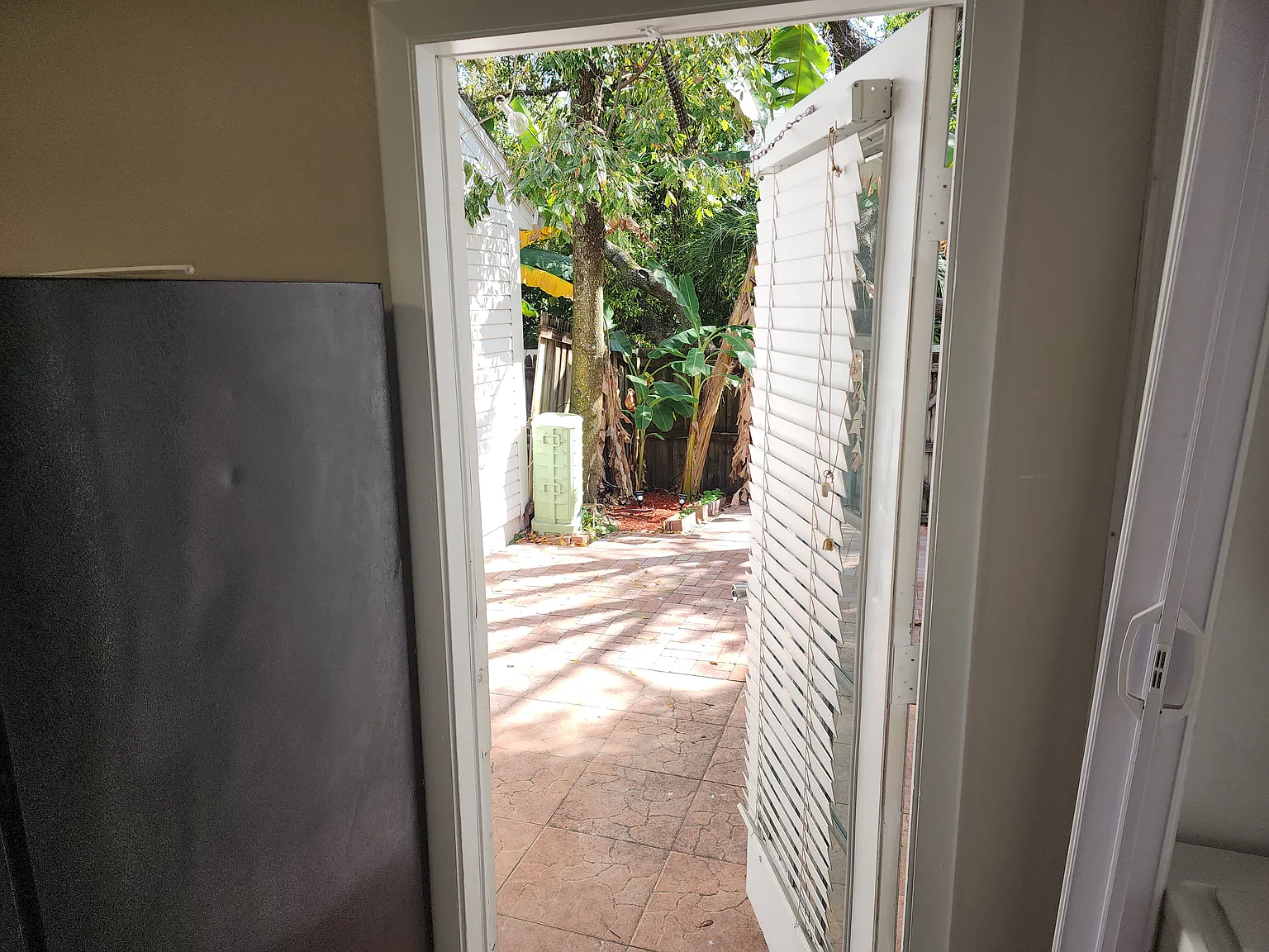 2 bed, 900 sqft, $2,000 — Photo 1