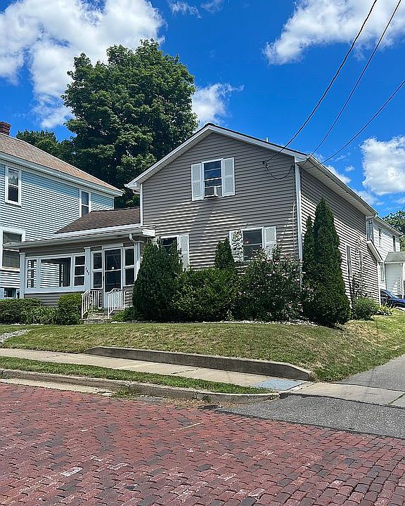 1st image of 745 Stewart St