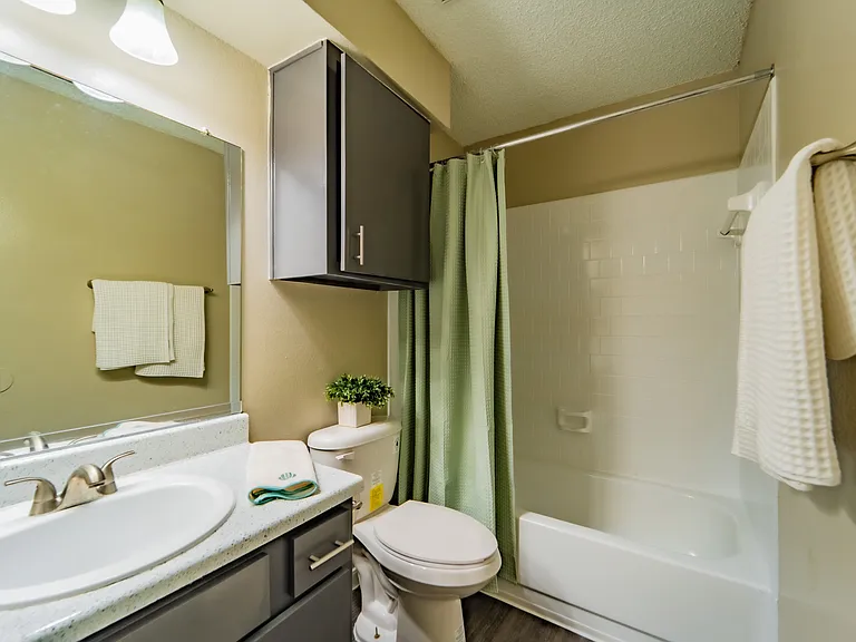 Oak Bend Apartments — Photo 34
