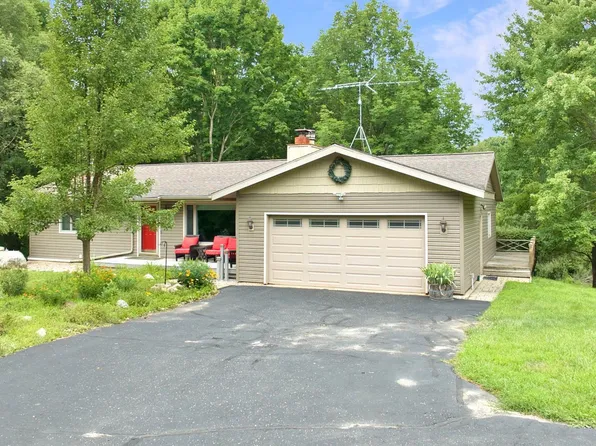 2544 W Wing Rd, Mount Pleasant, MI 48858