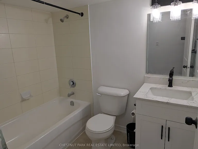 2823 Saint Clair Ave E #LOWER — Photo 5