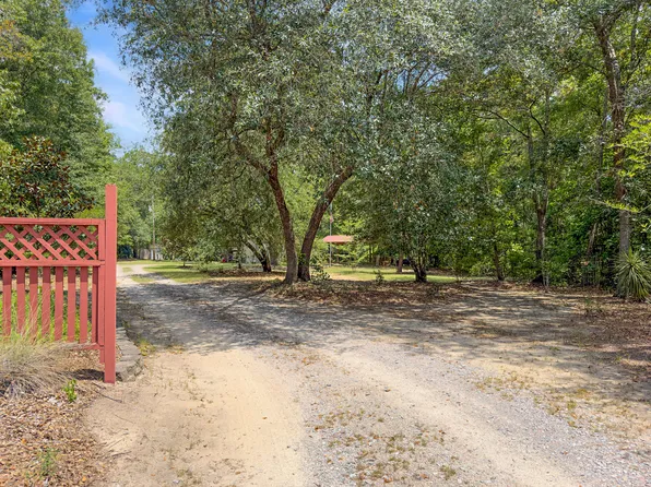 349 Bird Dog Ln, Cottageville, SC 29435