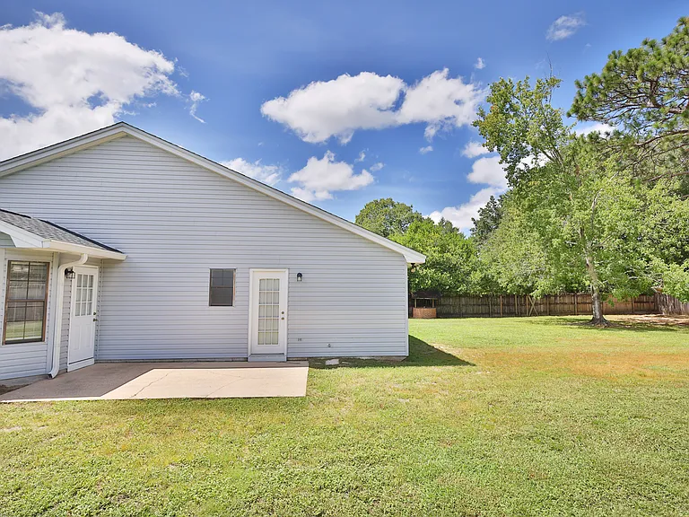 213 Walker Cir W — Photo 13
