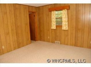 3 Spring St, Candler, NC 28715