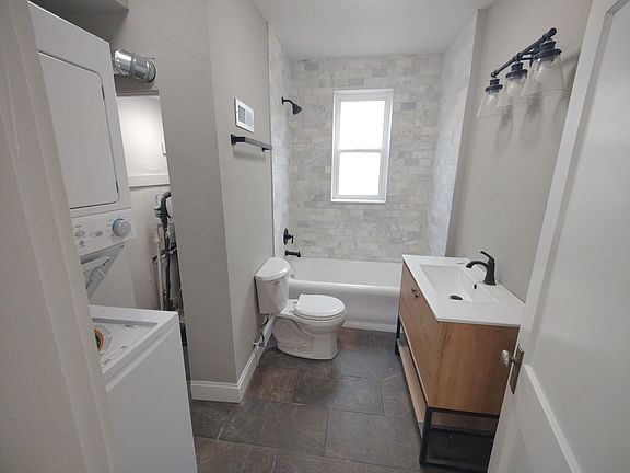 2nd image of 1173 Moorlands Dr Unit A
