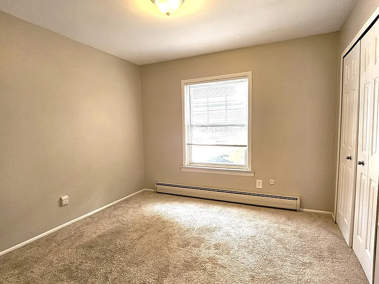 739 W Maple Rd — Photo 12