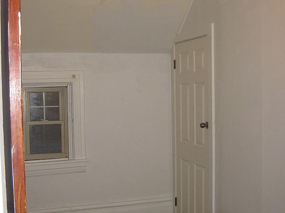 3rd image of 237 S Lincoln Ave