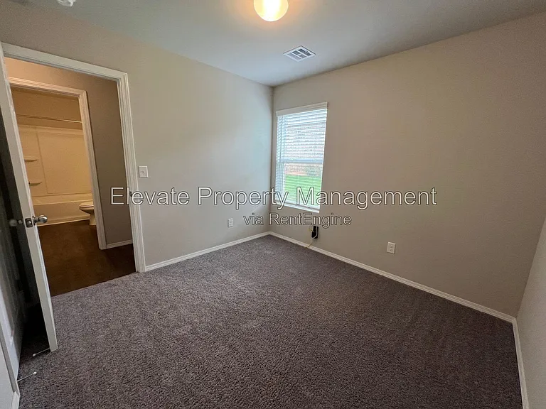 1357 Dustin Dr — Photo 10
