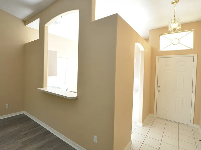 23 Primrose Ln — Photo 2
