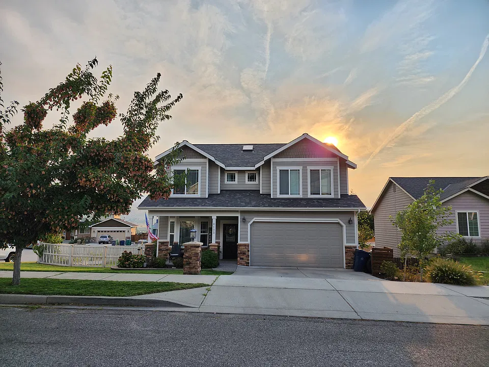 2133 W Honeysett Rd