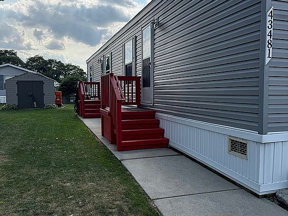 4th image of 43481 Charlemagne Ave