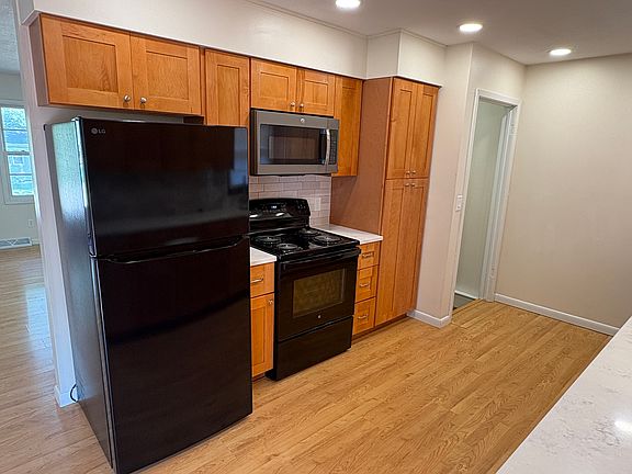 New refrigerator, built in microwave and large pantry
