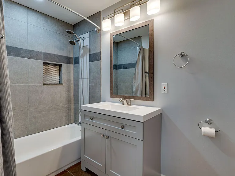 819 E Meade Ave — Photo 32
