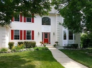 15 Cook Ct, Stewartsville, NJ 08886