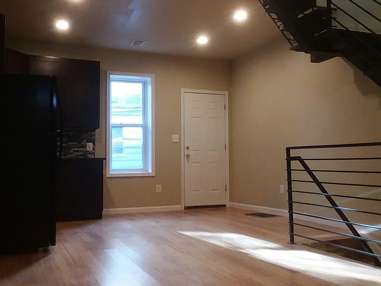128 N Dearborn St — Photo 11