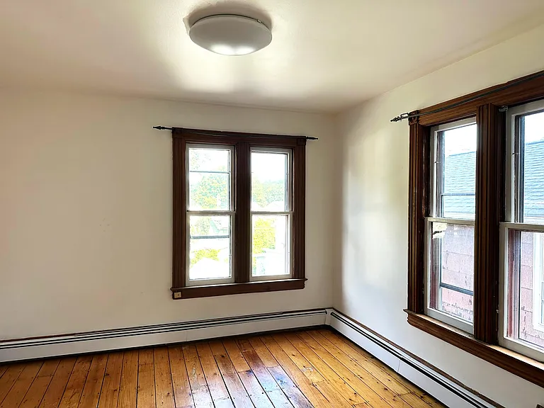 35 Prospect St #A — Photo 6