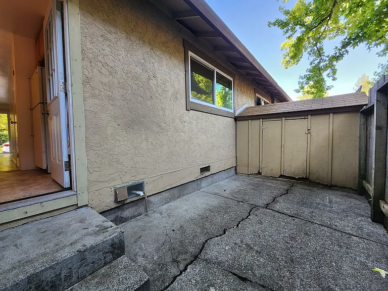 1101 Mission Blvd — Photo 28