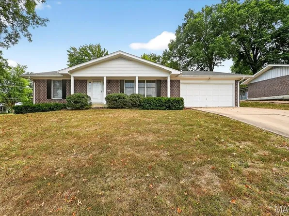 810 Fairview Dr, Washington, MO 63090