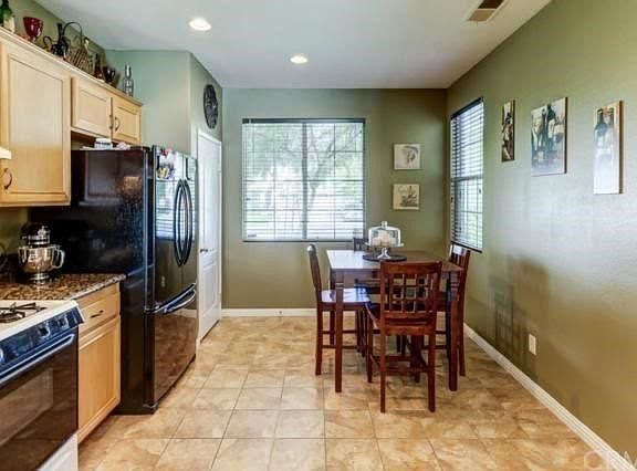 3rd image of 144 Shoal Reef Ave