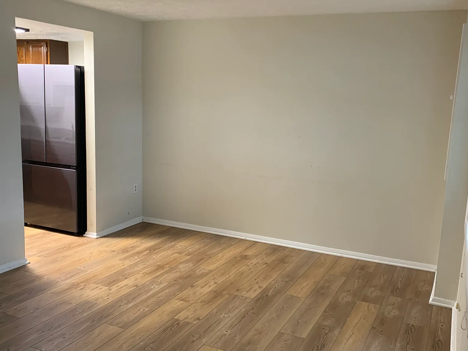 3 bed, 1280 sqft, $2,250 — Photo 3