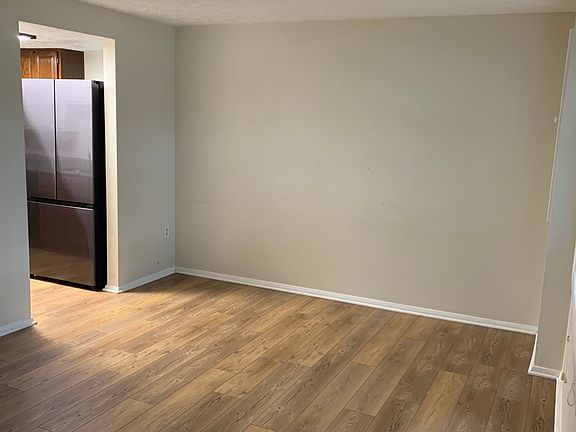 3rd image of 7034 Hames Ct