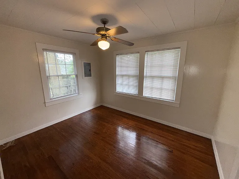 454 Magnolia Rd — Photo 2