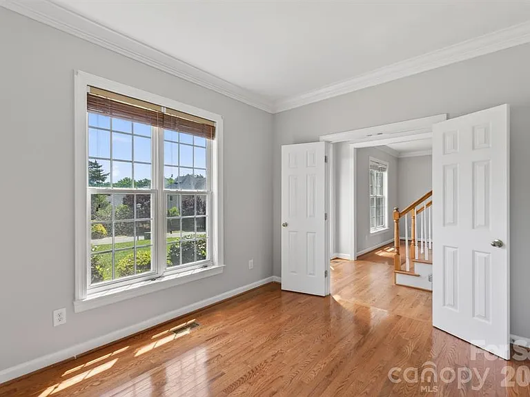 11005 Chilcomb Ct — Photo 19