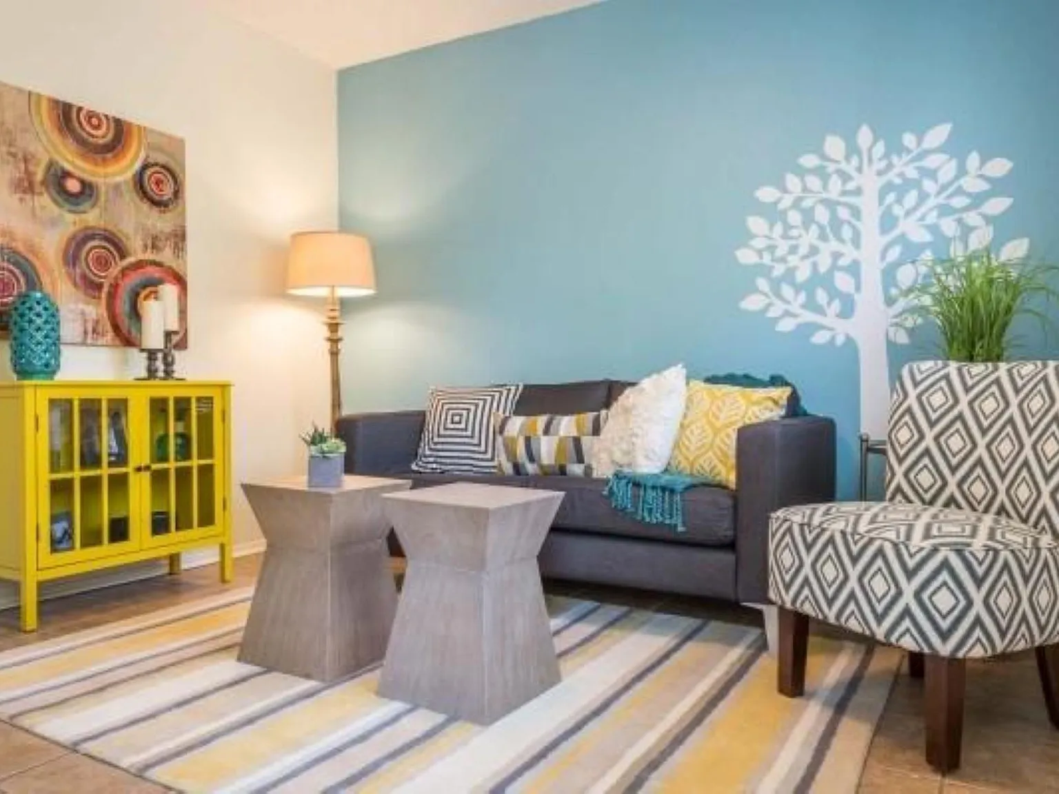 1 bed, 1.0 bath, 400 sqft, $950 — Photo 2