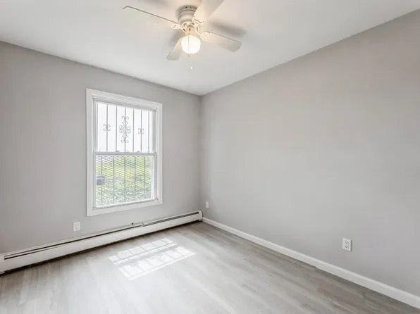 260 Randolph Avenue image 19 of 33