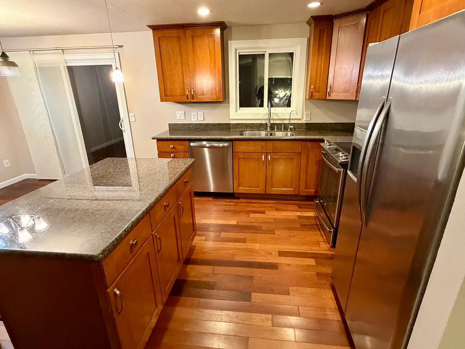 3 bed, $2,695 — Photo 2
