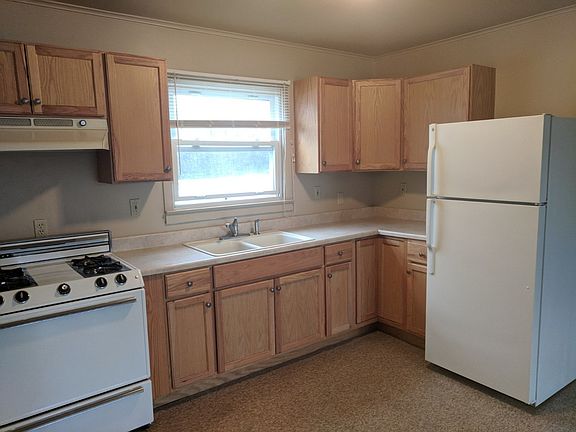3rd image of 3738 Kirschling Dr