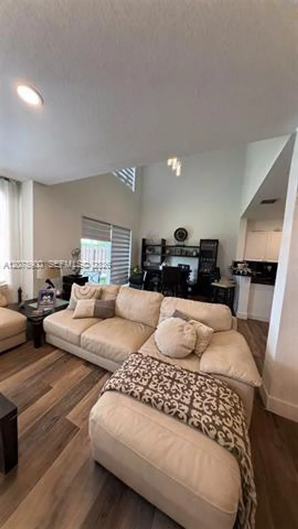 6691 NW 107th Ct th 6691, Doral, FL 33178 — Photo 2
