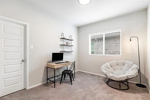 3rd image of 913 Billups Dr
