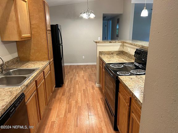 3rd image of 7925 PATOU Drive S